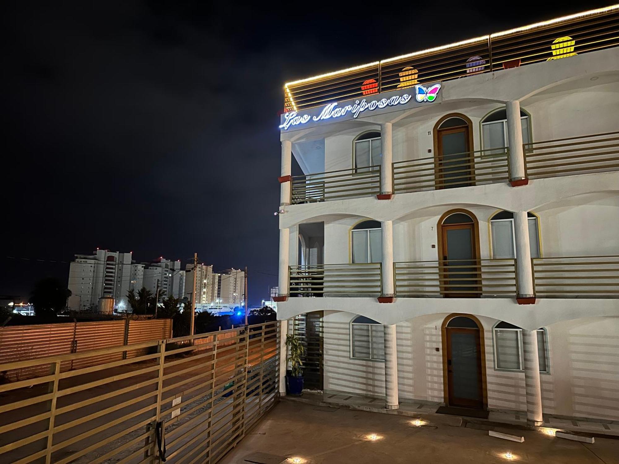 Las Mariposas Mini Suites 罗萨里托 外观 照片