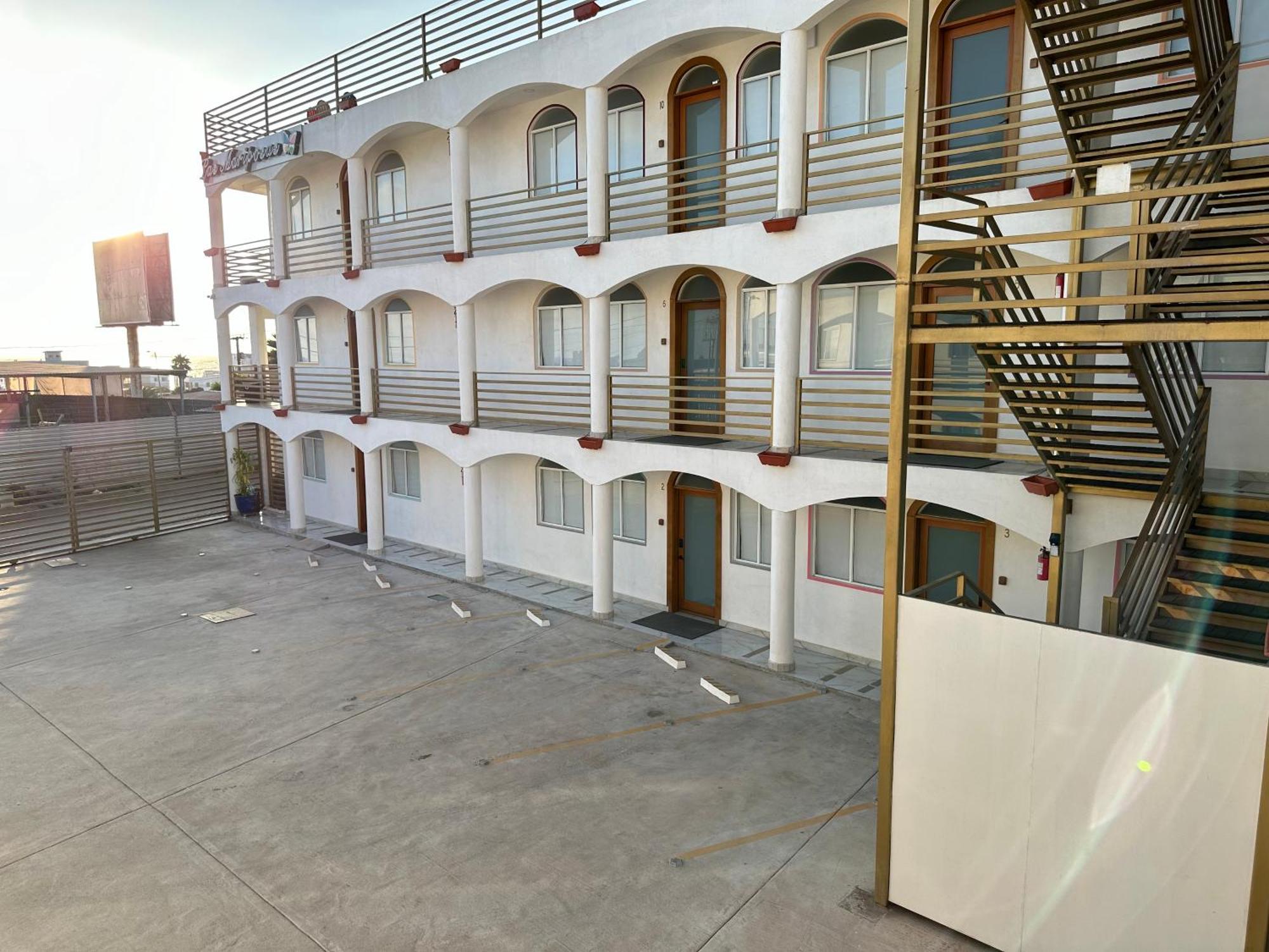 Las Mariposas Mini Suites 罗萨里托 外观 照片
